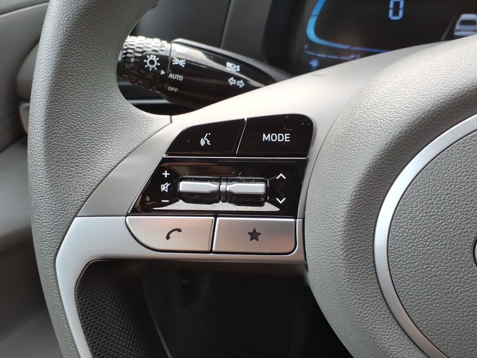 2024 Hyundai Elantra SE - Photo 18