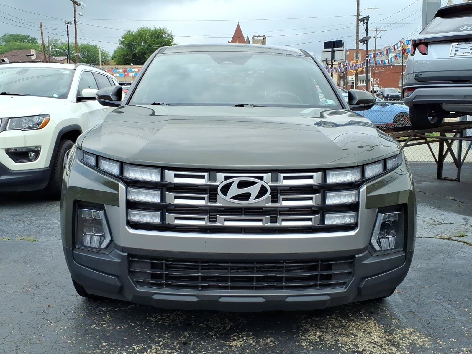 2025 Hyundai Santa Cruz SE - Photo 2