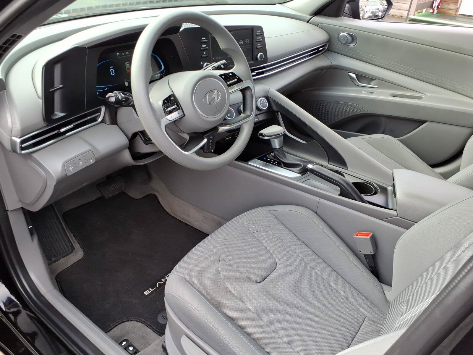 2024 Hyundai Elantra SE - Photo 7