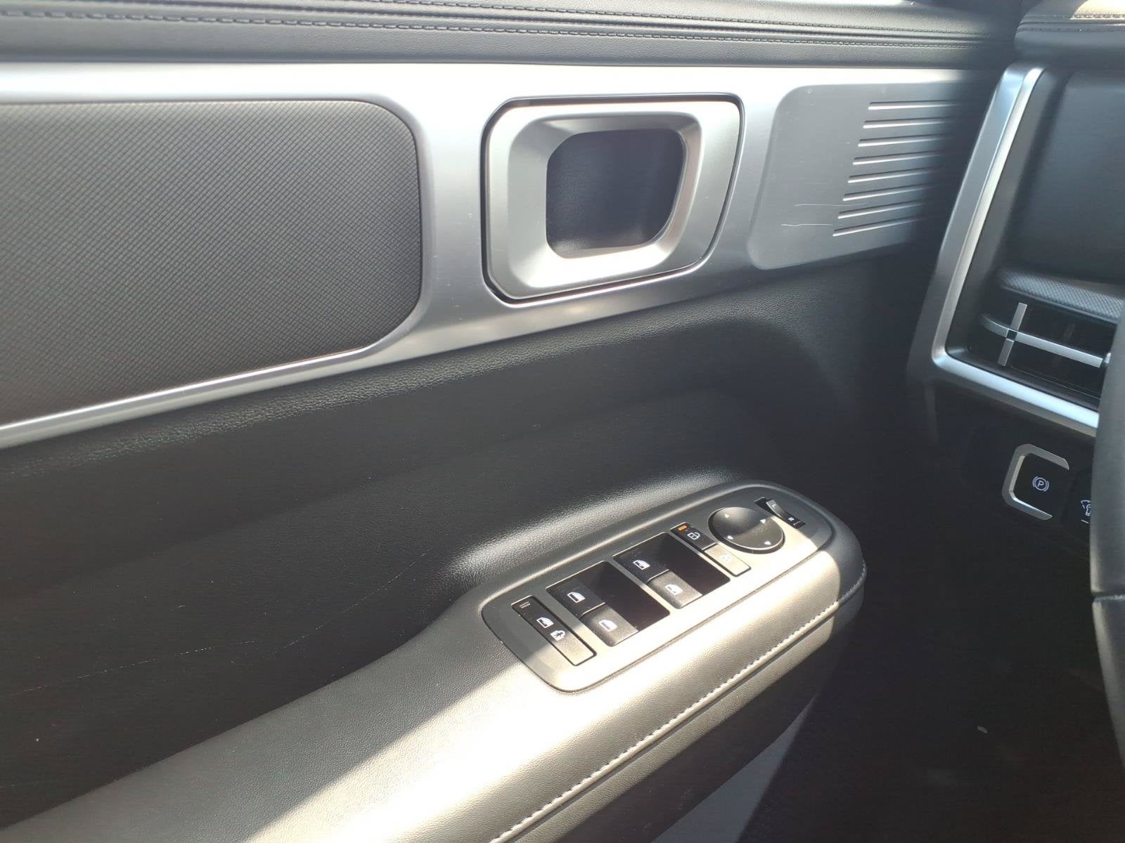 2025 Hyundai Santa Fe SEL - Photo 11