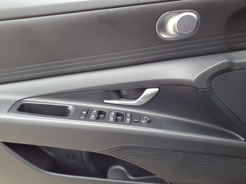 2025 Hyundai Elantra Blue - Photo 8