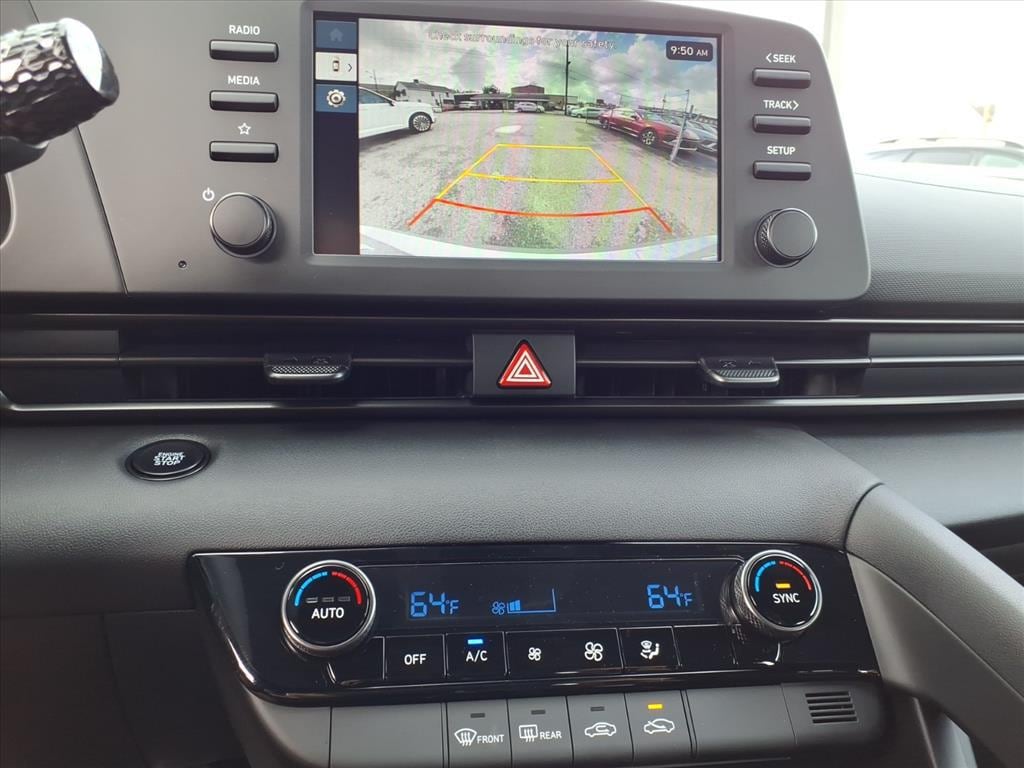 2025 Hyundai Elantra SEL - Photo 9