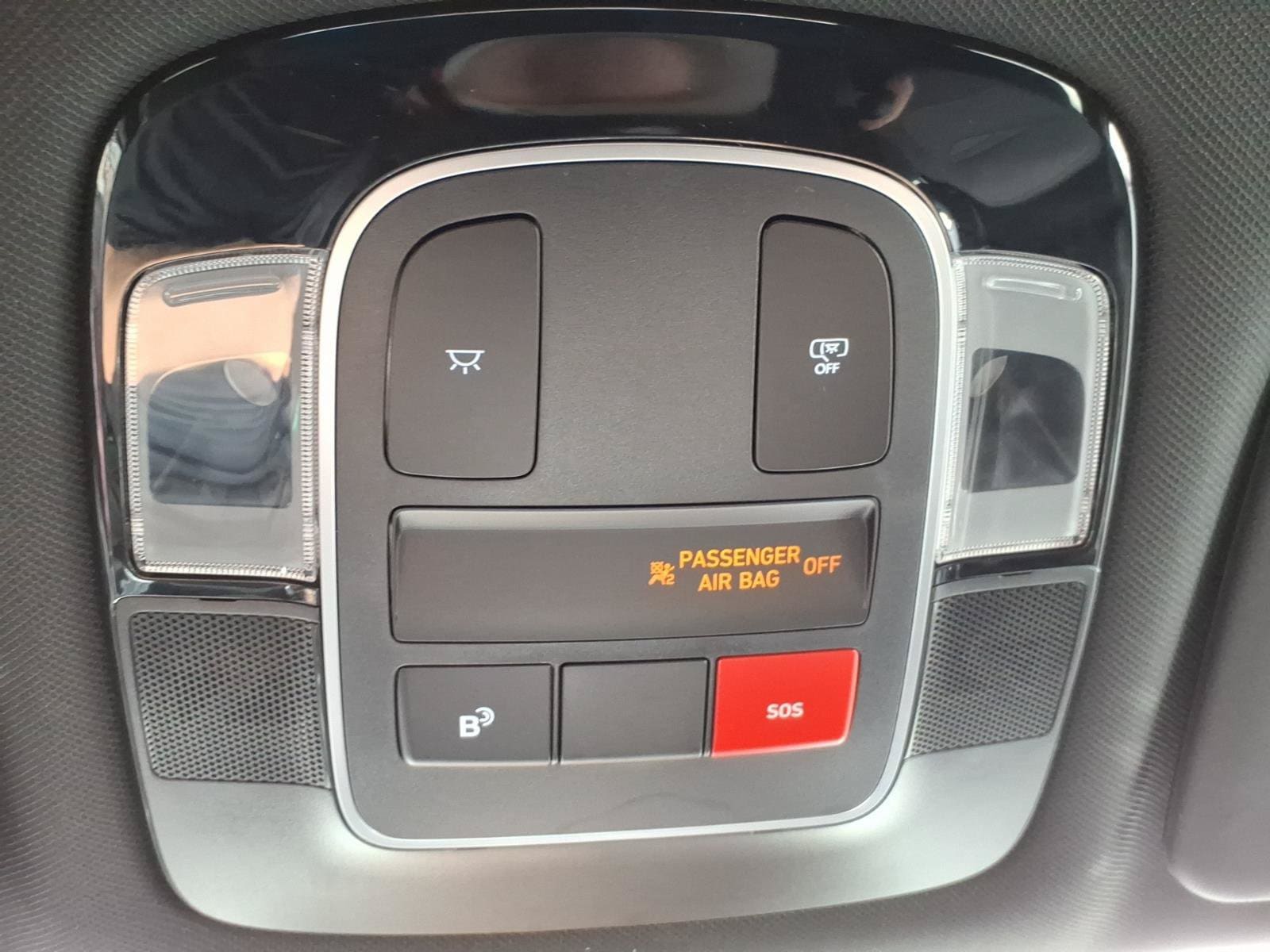 2025 Hyundai Santa Cruz SE - Photo 18