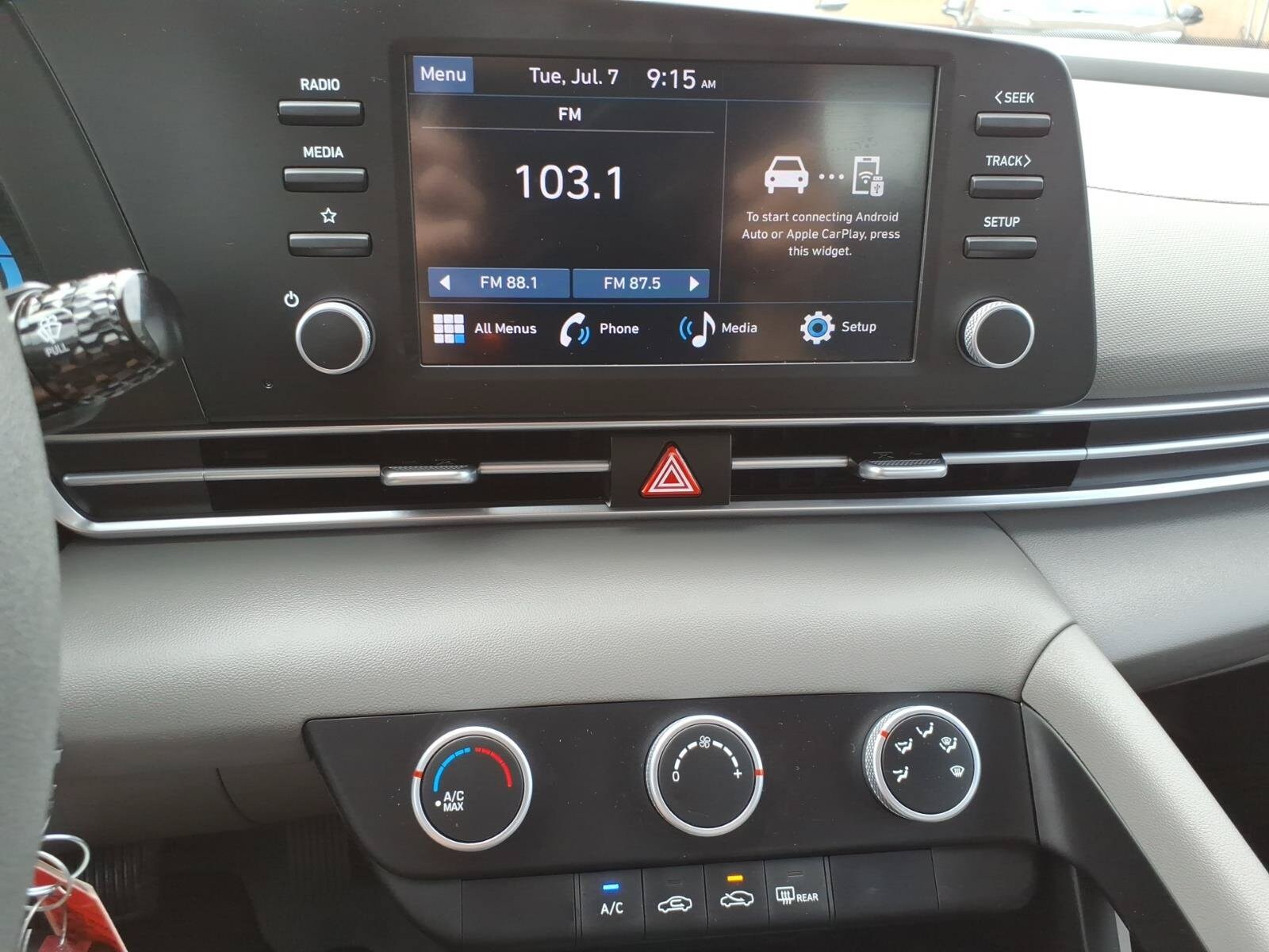 2024 Hyundai Elantra SE - Photo 14