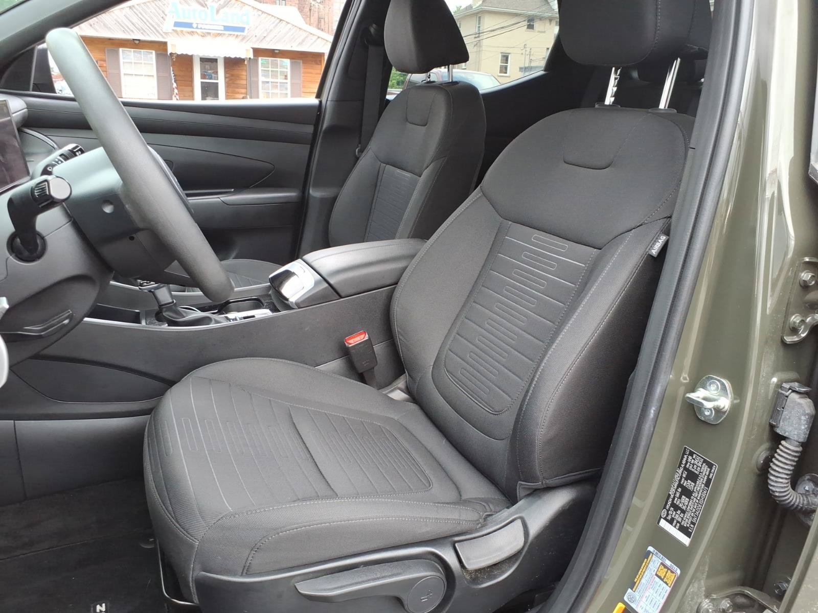 2025 Hyundai Santa Cruz SE - Photo 9