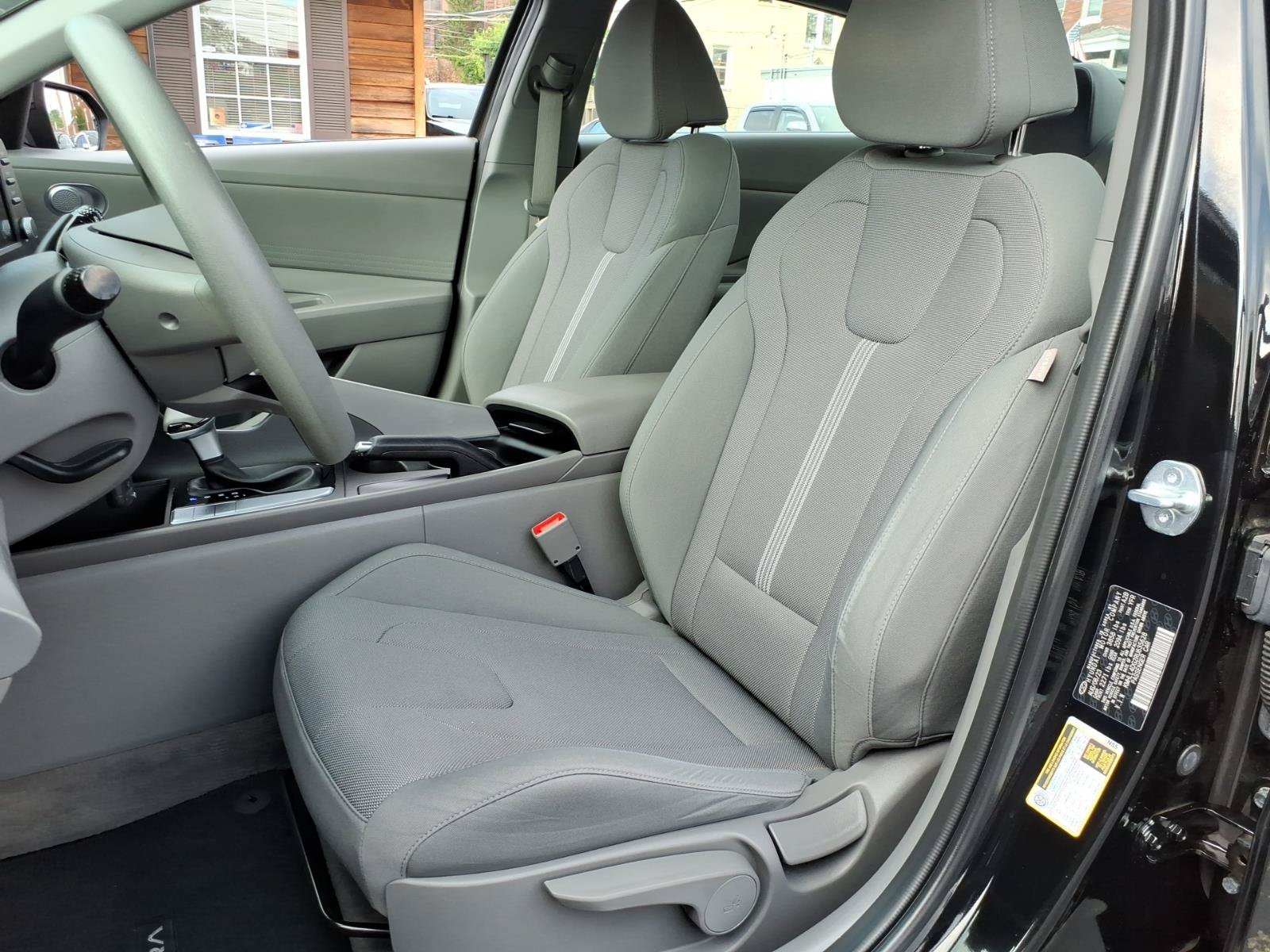 2024 Hyundai Elantra SE - Photo 9