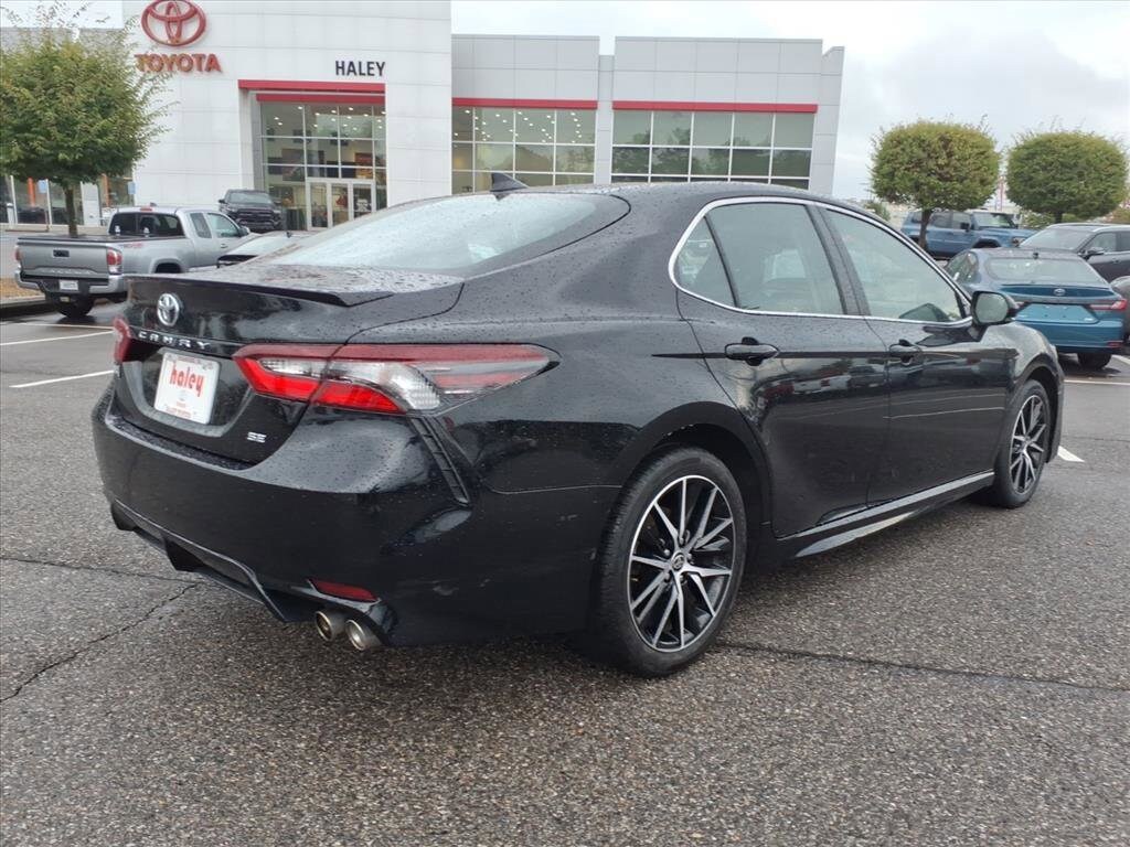 2024 Toyota Camry SE photo 3