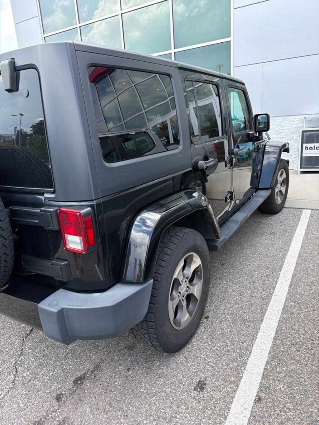 Used 2018 Jeep Wrangler JK Unlimited Sahara SUV