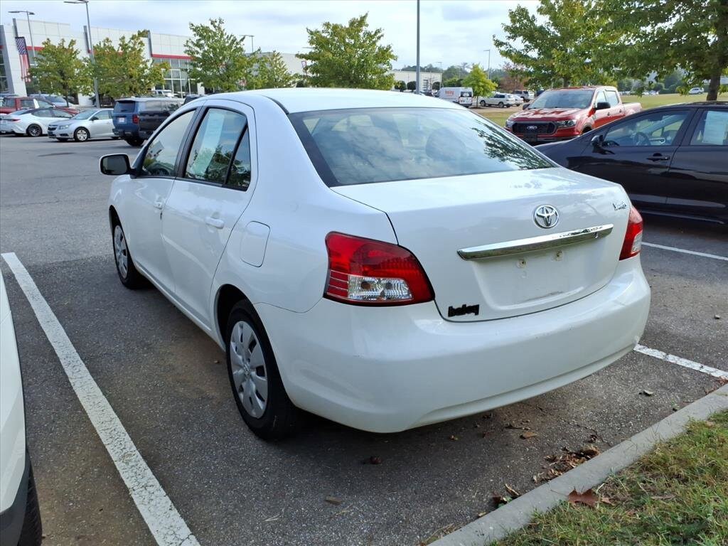 2012 Toyota Yaris Base photo 2