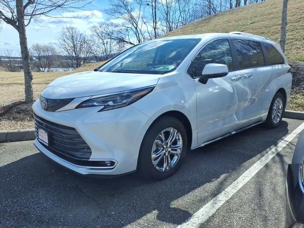 Certified 2024 Toyota Sienna Platinum 7 Passenger Van Passenger Van