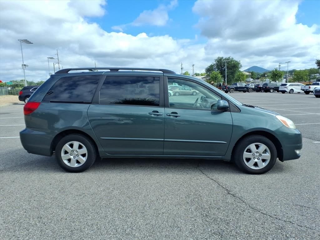 Used 2004 Toyota Sienna XLE Minivan/Van