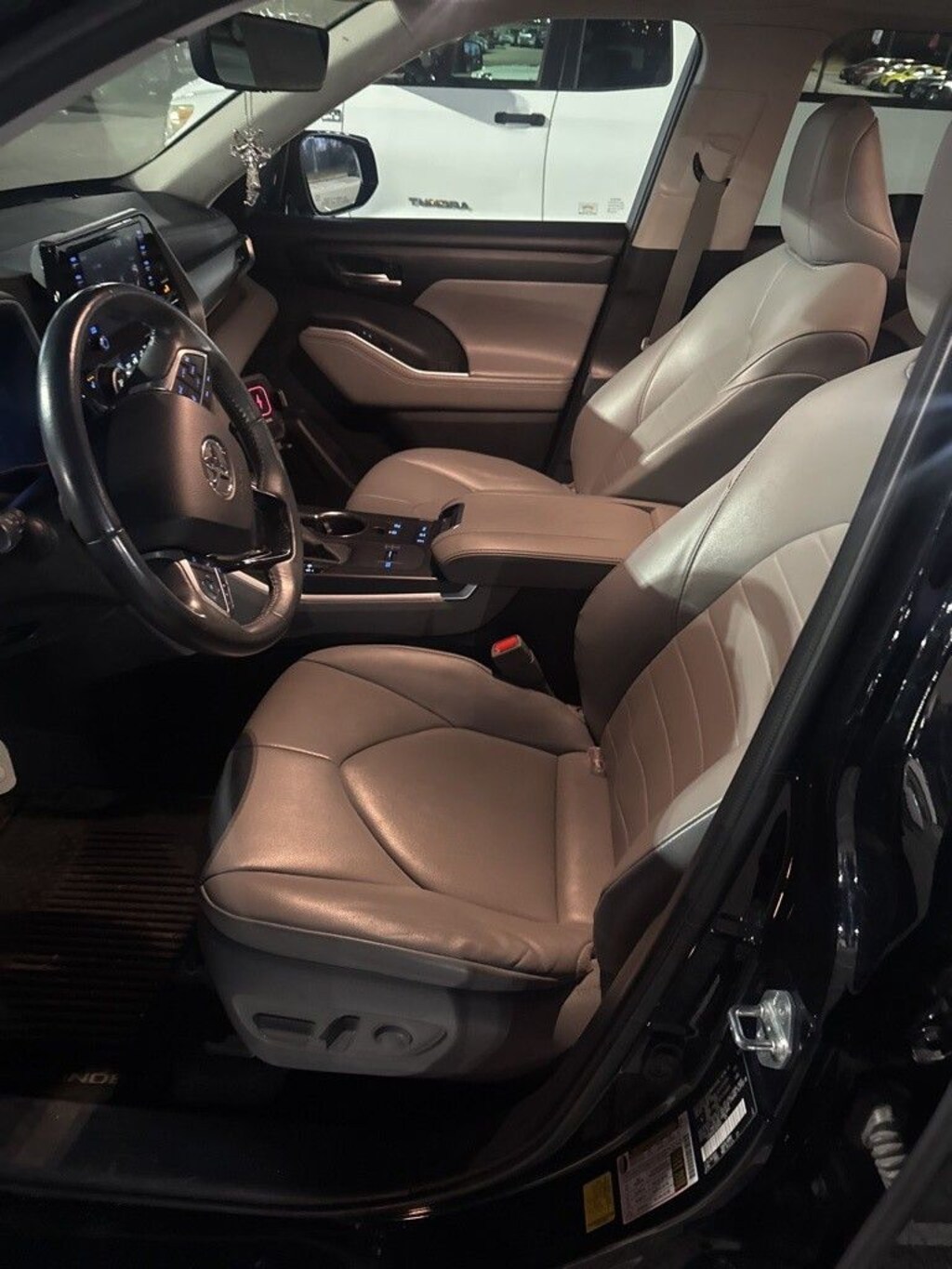 Used 2020 Toyota Highlander Hybrid XLE SUV