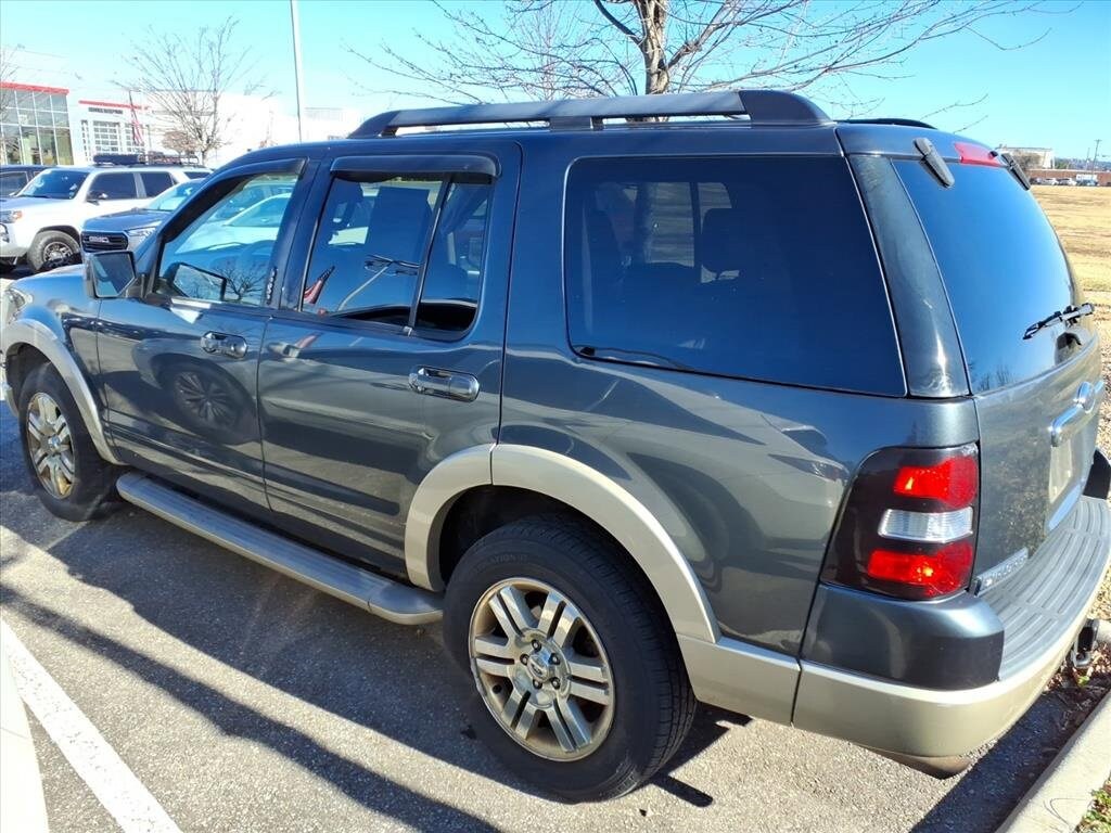 2010 Ford Explorer Eddie Bauer photo 3