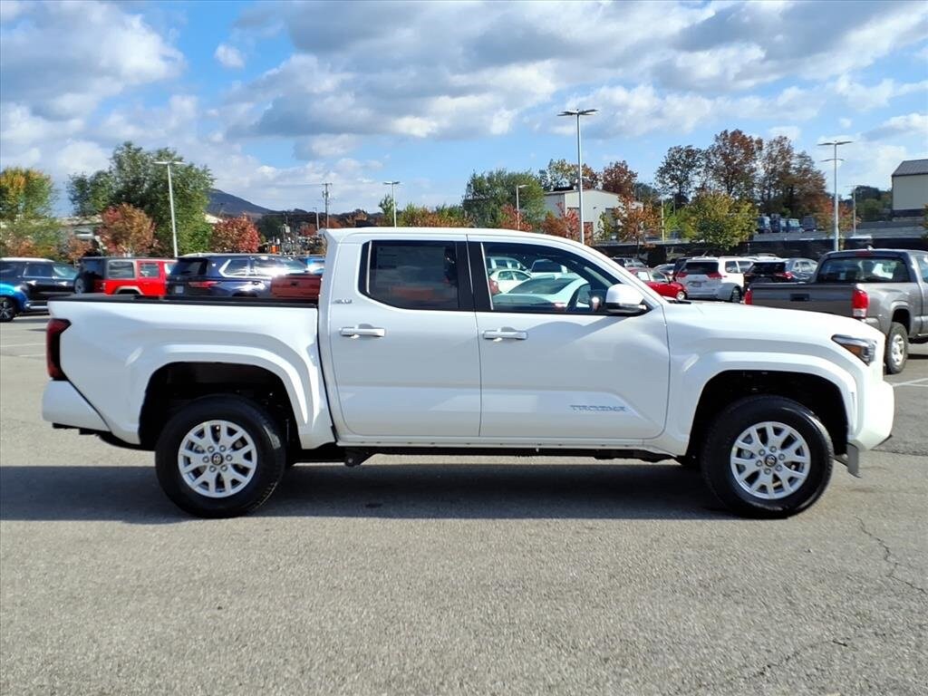 New 2025 Toyota Tacoma SR5 Truck Double Cab