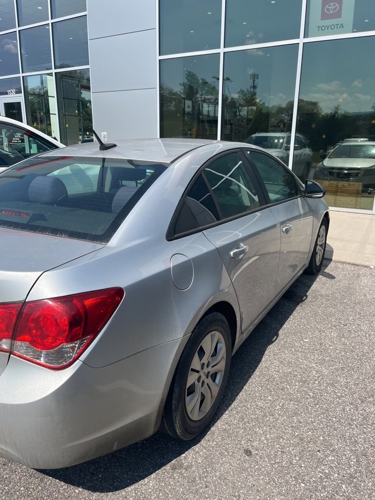 2014 Chevrolet Cruze LS photo 3
