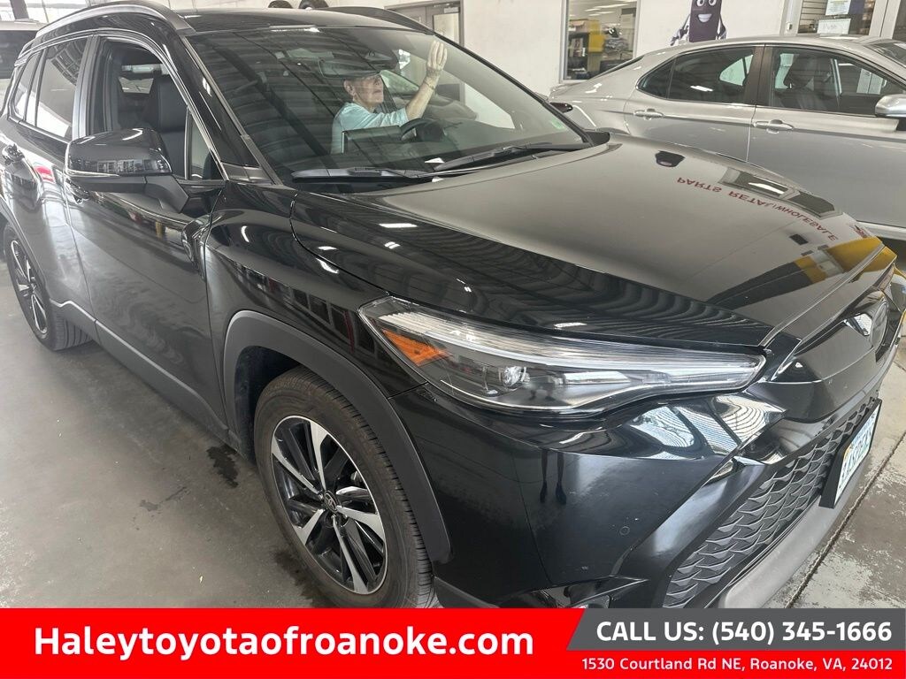 Used 2025 Toyota Corolla Cross Hybrid XSE SUV