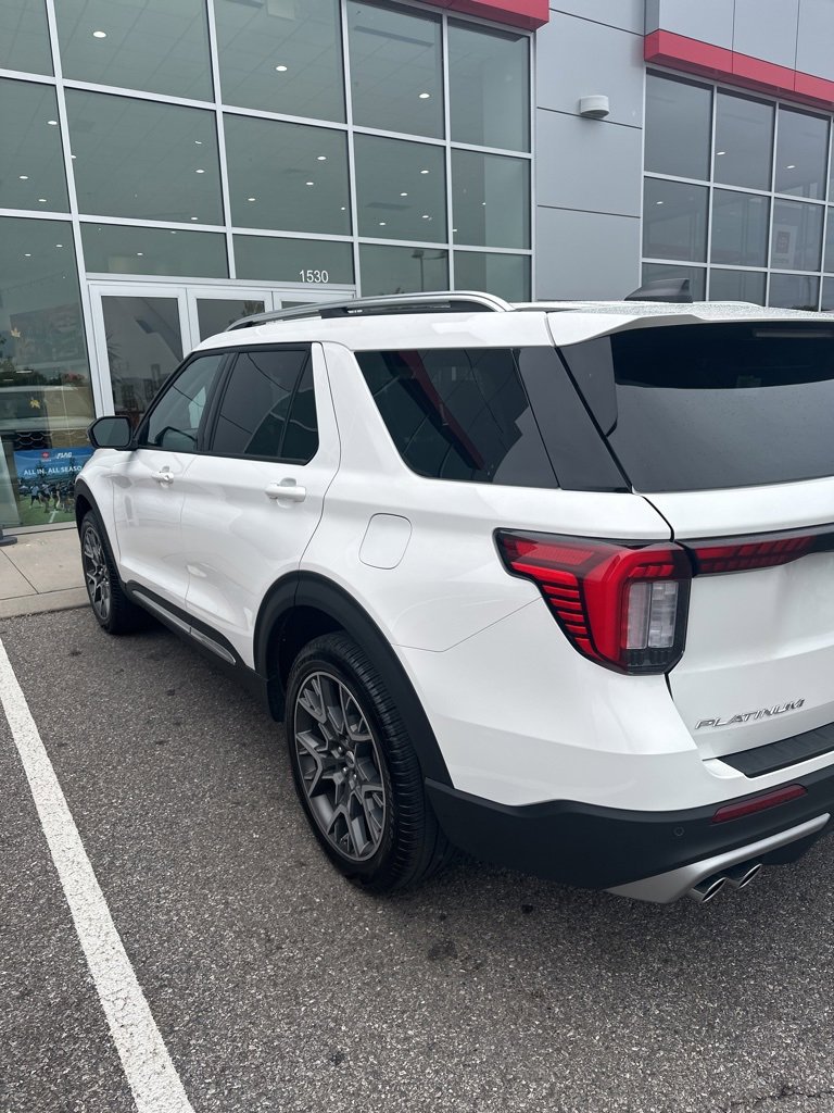 2025 Ford Explorer Platinum photo 3