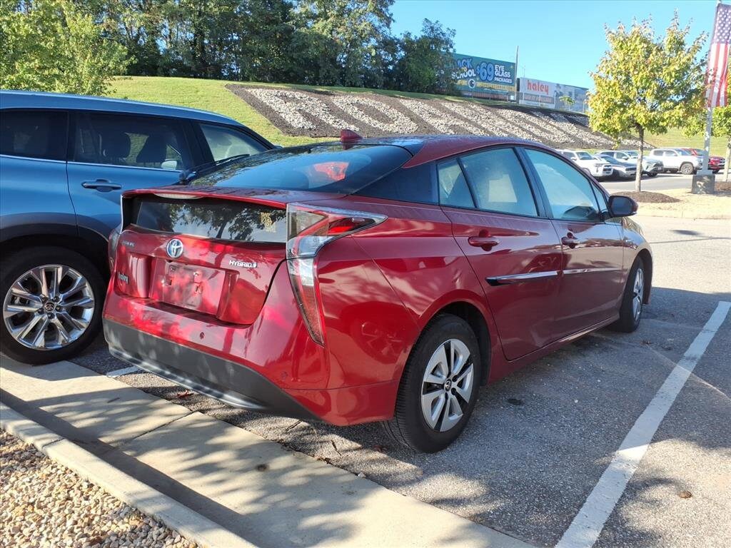 2018 Toyota Prius Four photo 2