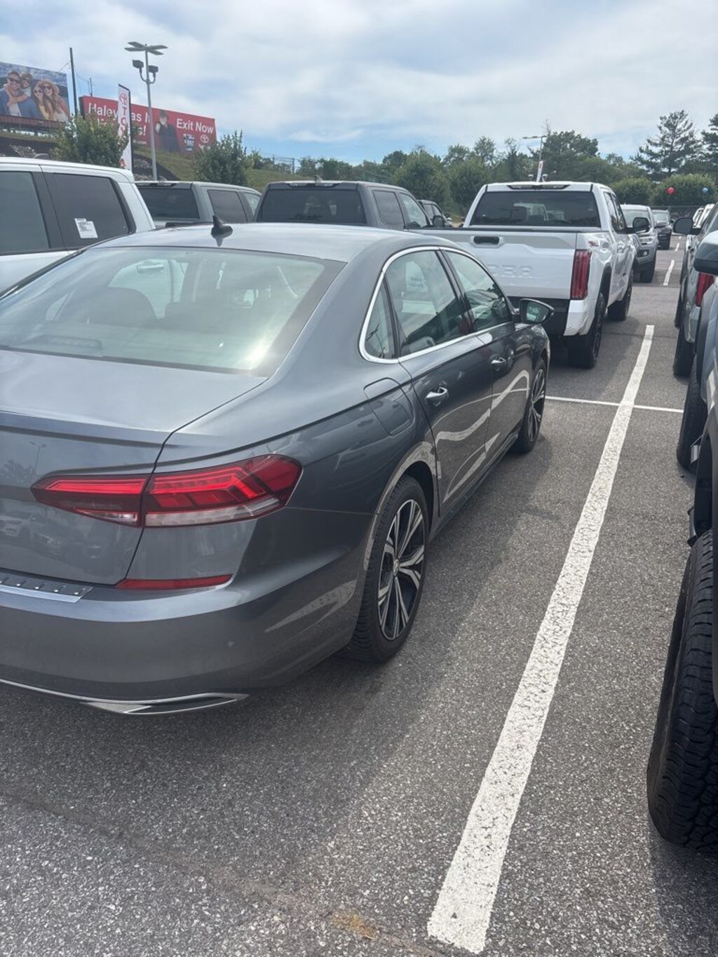 Used 2021 Volkswagen Passat 2.0T SE Sedan