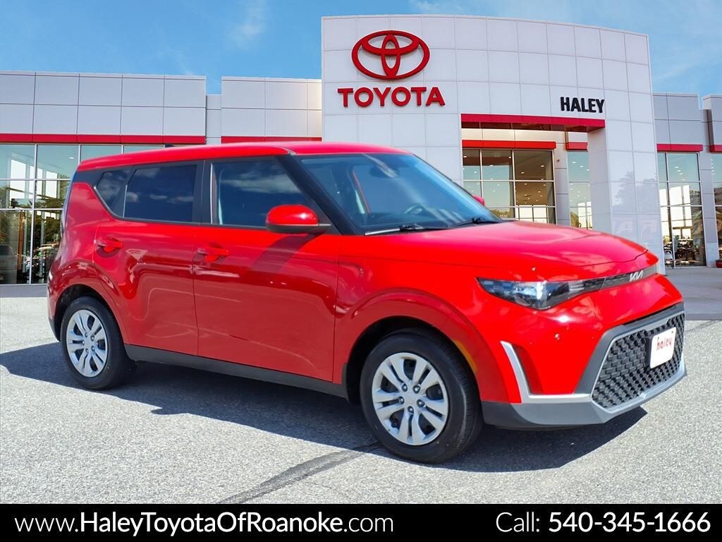Used 2025 Kia Soul LX Hatchback