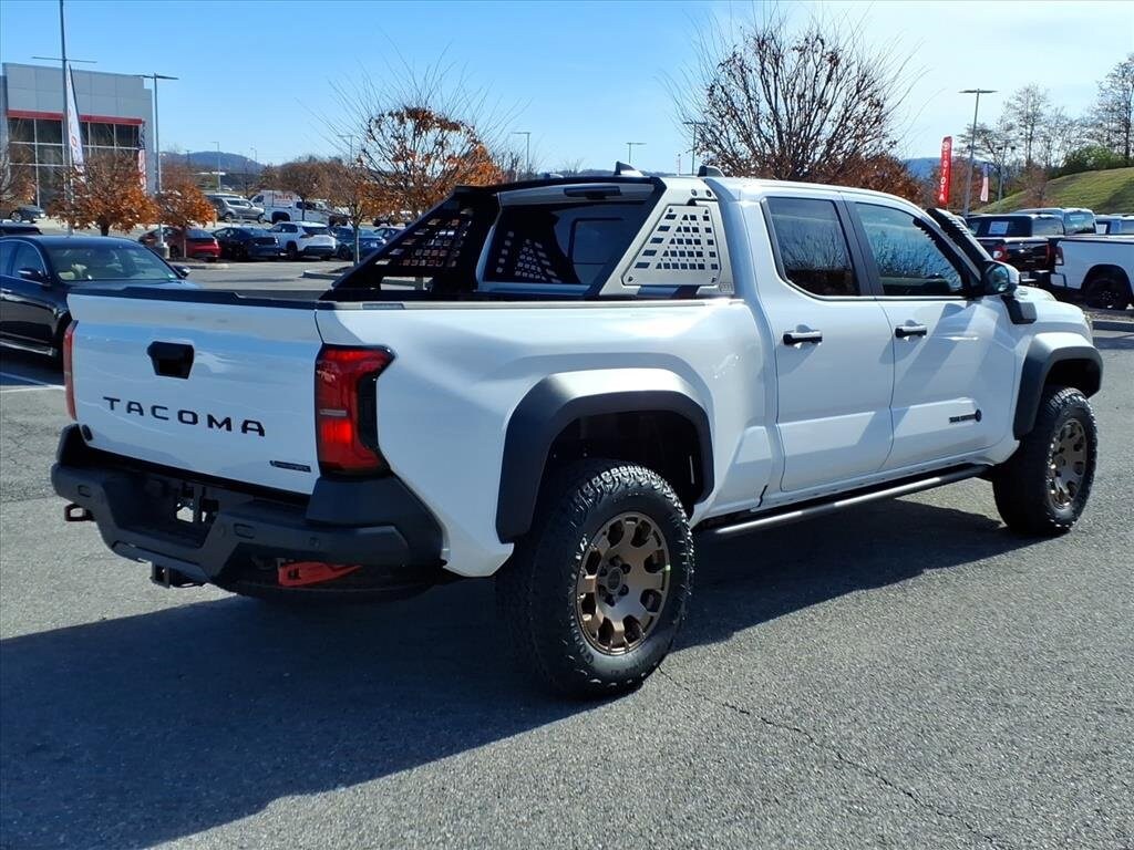 2025 Toyota Tacoma Trailhunter photo 3