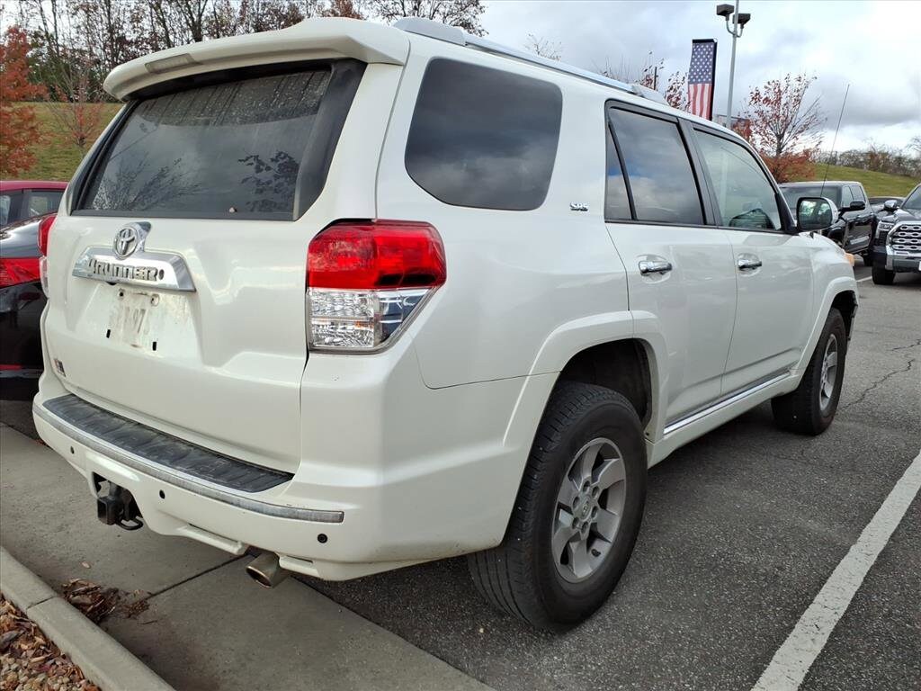 2011 Toyota 4Runner SR5 photo 2