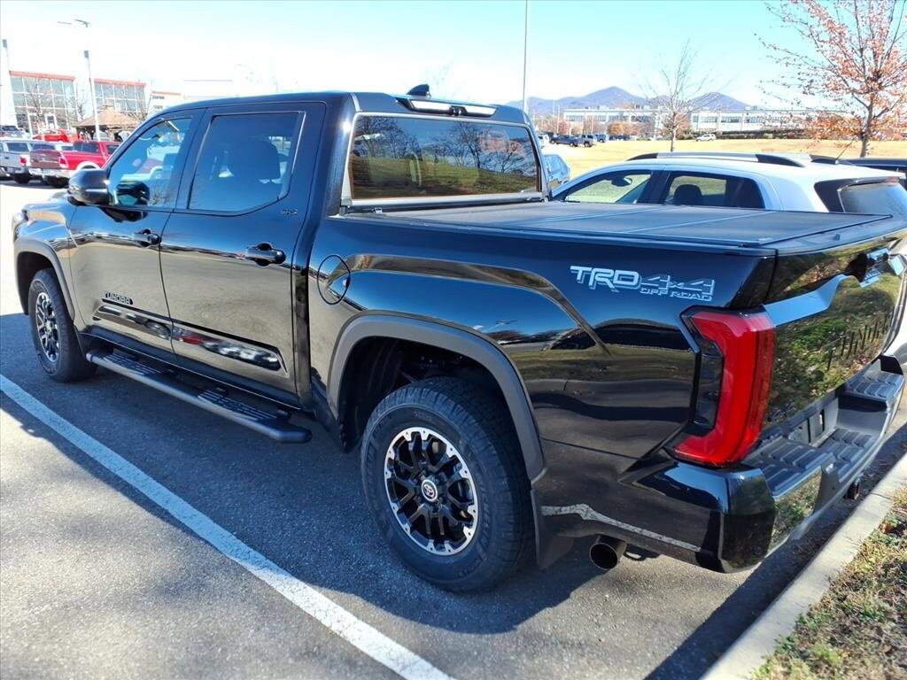 2022 Toyota Tundra SR5 CrewMax photo 4