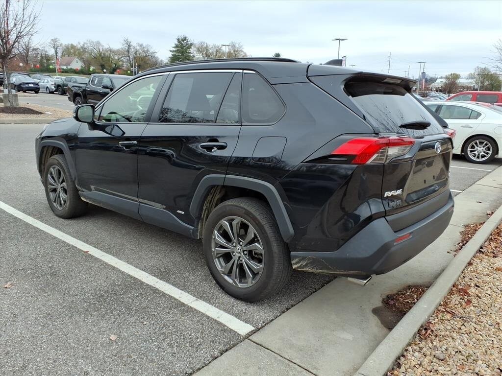 2022 Toyota RAV4 Hybrid XLE Premium photo 3