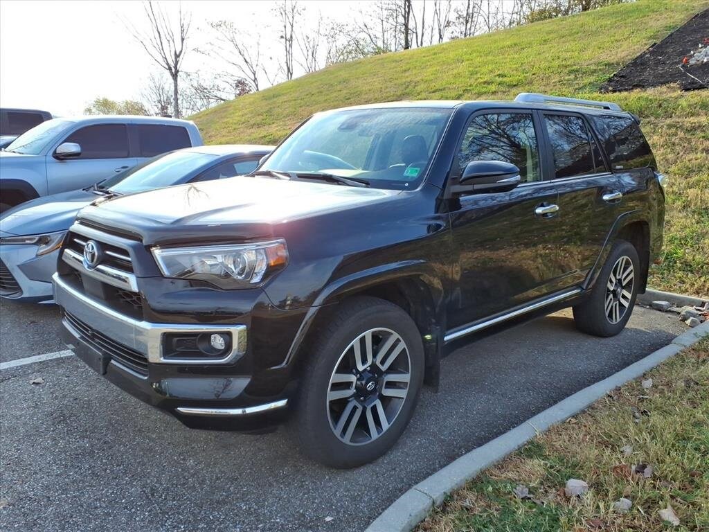 2023 Toyota 4Runner Limited photo 2