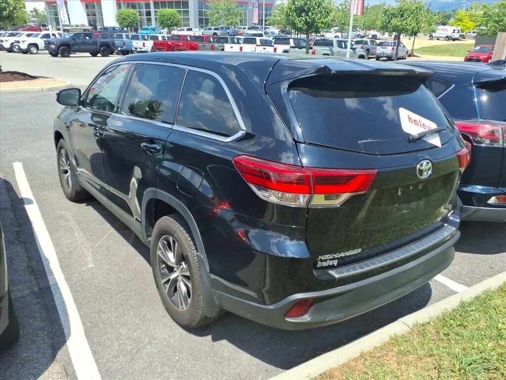 Used 2019 Toyota Highlander LE SUV