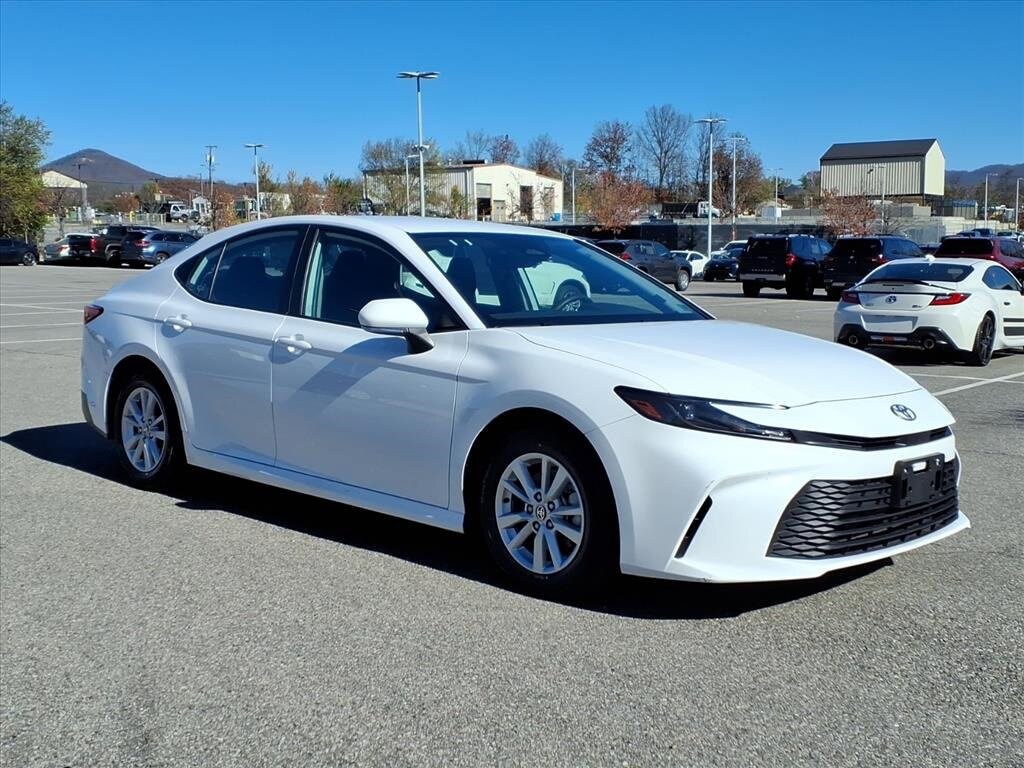 2025 Toyota Camry LE photo 2