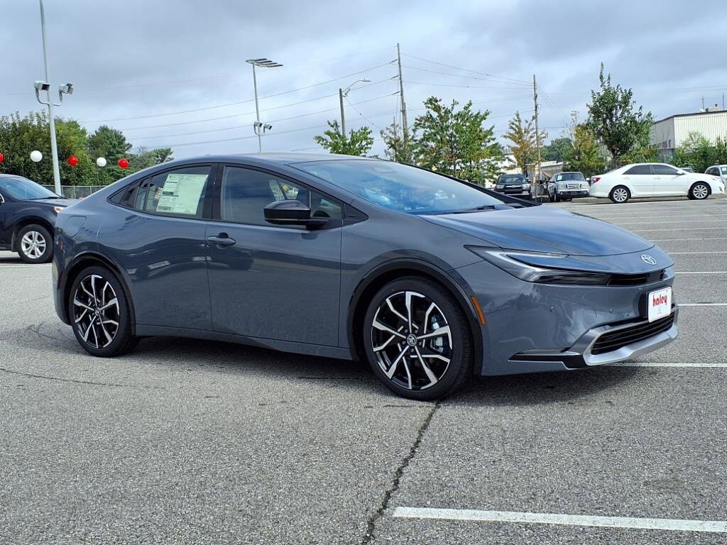 2026 Toyota Prius Plug-in Hybrid XSE Premium photo 2