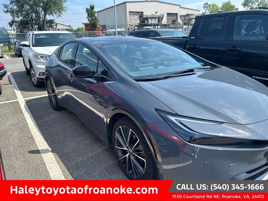 Used 2023 Toyota Prius XLE Hatchback