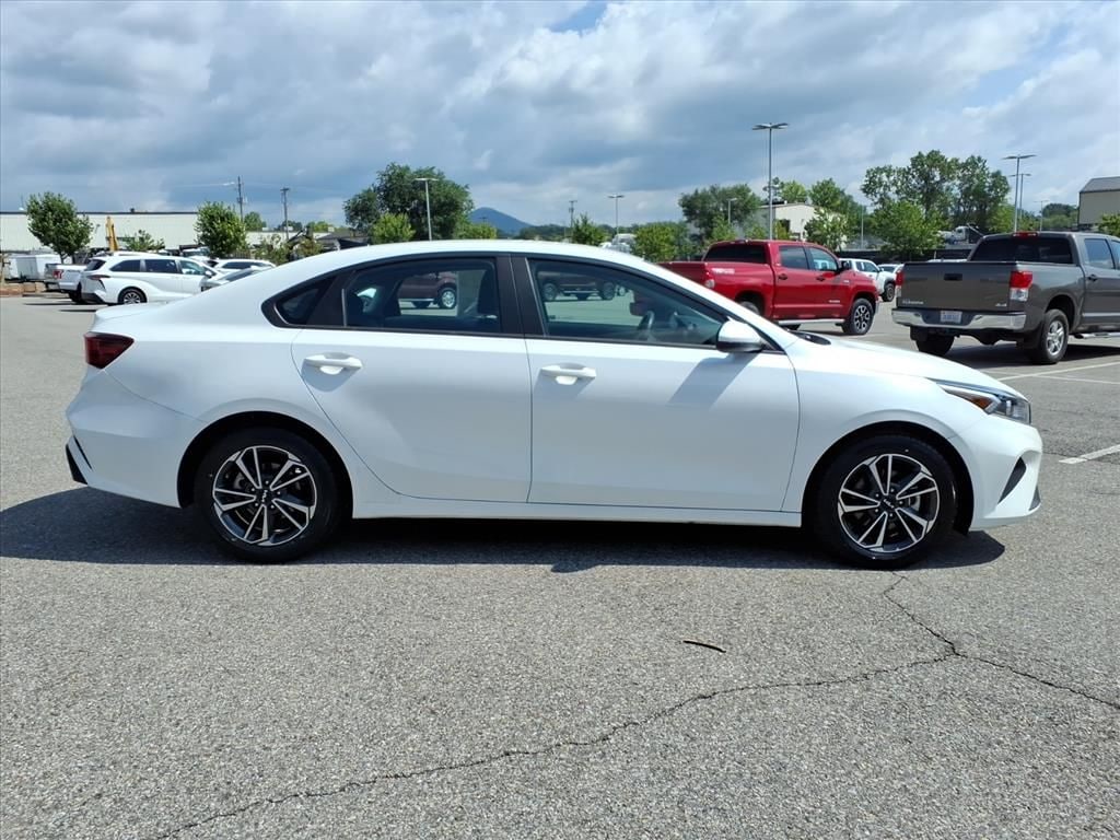 Used 2024 Kia Forte LXS Sedan