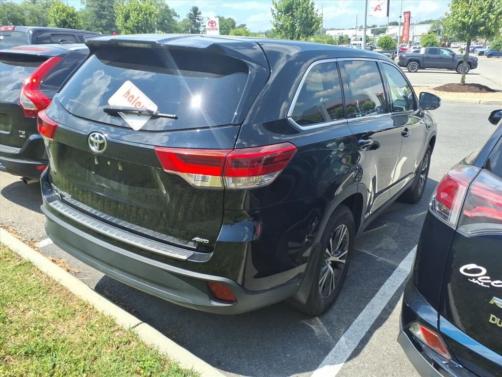 Used 2019 Toyota Highlander LE SUV