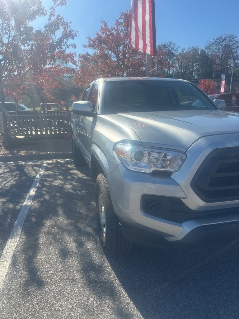 2023 Toyota Tacoma SR V6 photo 3