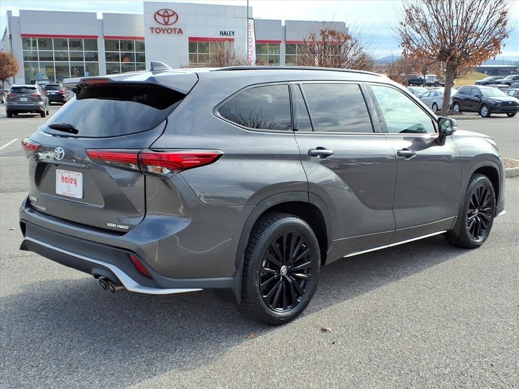 2023 Toyota Highlander XSE photo 3