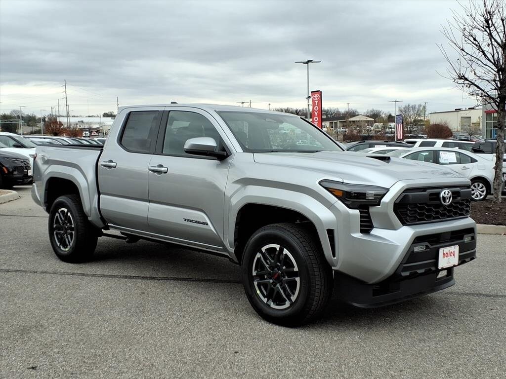 2025 Toyota Tacoma TRD Sport photo 2