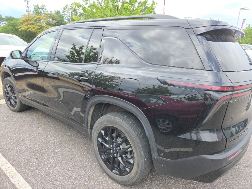 Used 2024 Chevrolet Traverse LT SUV