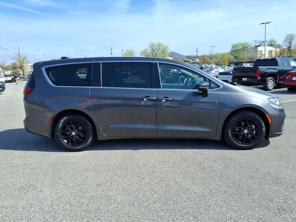Used 2023 Chrysler Pacifica Touring L Van Passenger Van