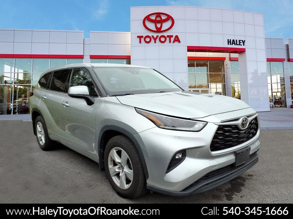 Used 2021 Toyota Highlander LE SUV