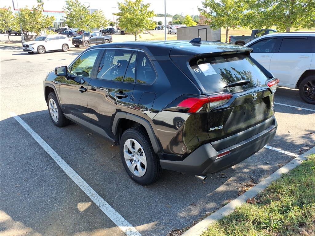 2024 Toyota RAV4 LE photo 3