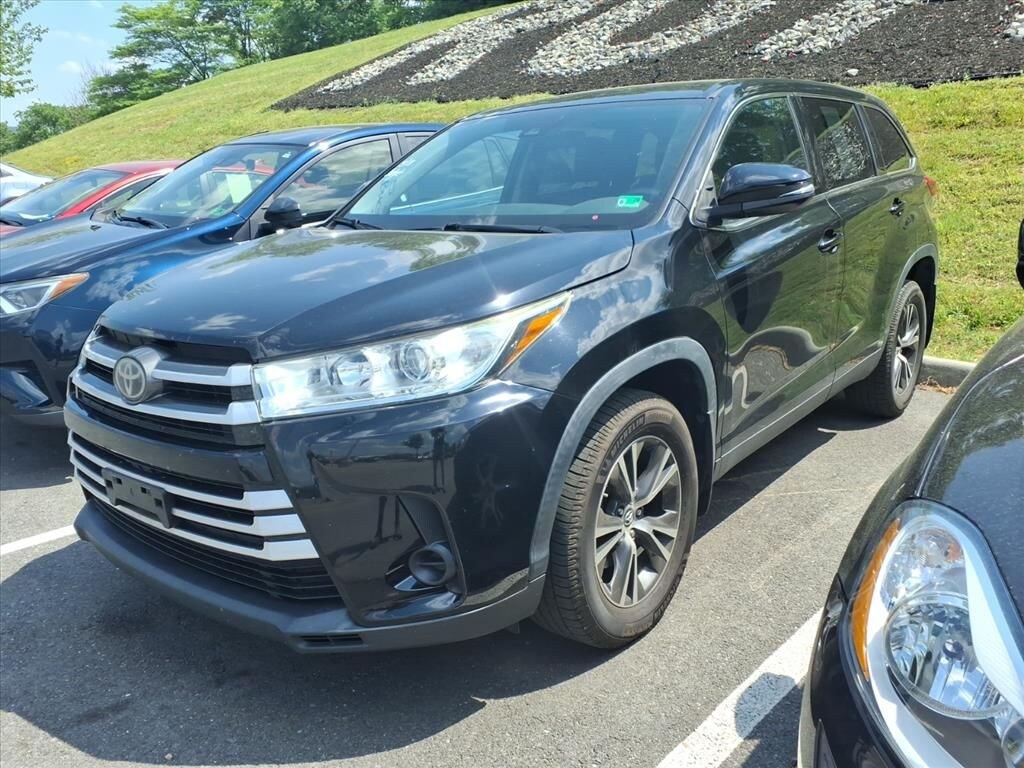 Used 2019 Toyota Highlander LE SUV