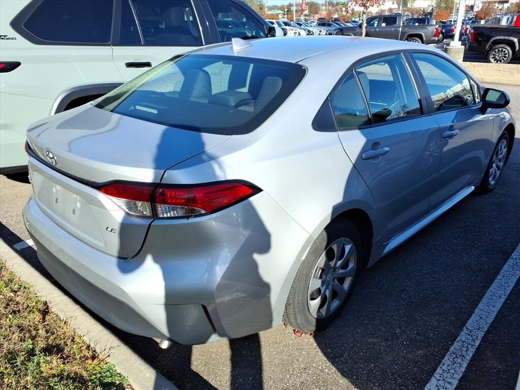 2024 Toyota Corolla LE photo 4