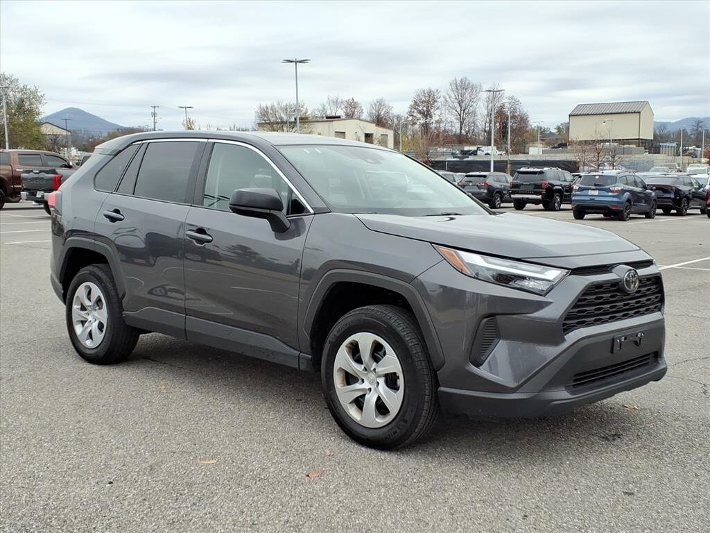 2025 Toyota RAV4 LE photo 2