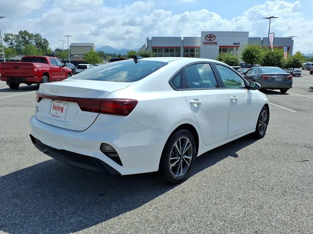 Used 2024 Kia Forte LXS Sedan
