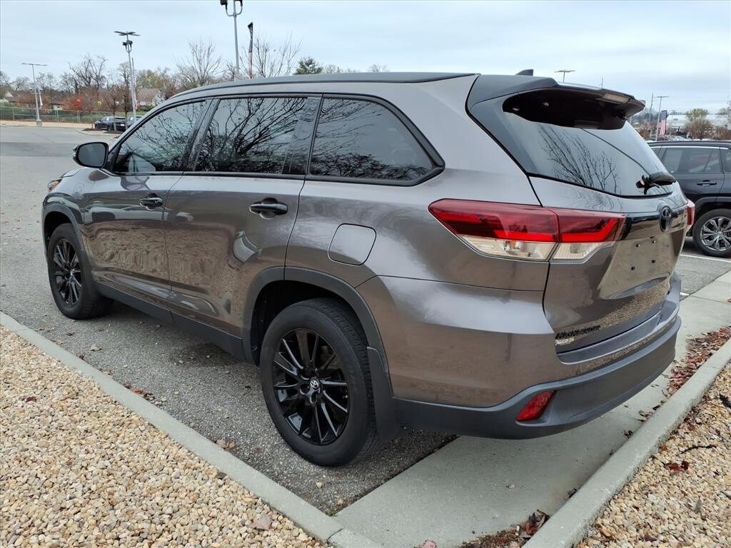 2019 Toyota Highlander SE photo 4