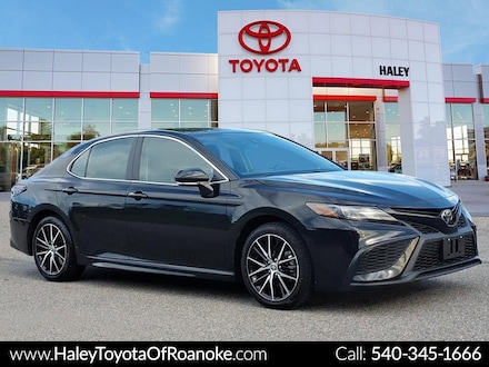 2024 Toyota Camry SE Sedan