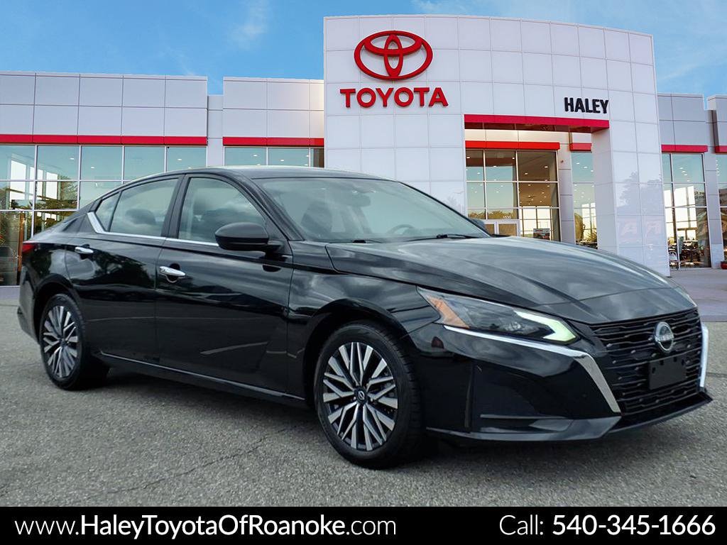 Used 2025 Nissan Altima 2.5 SV Sedan