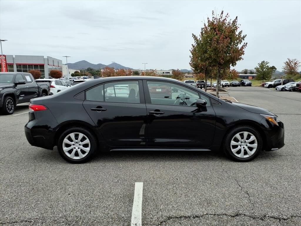 Used 2024 Toyota Corolla LE Sedan